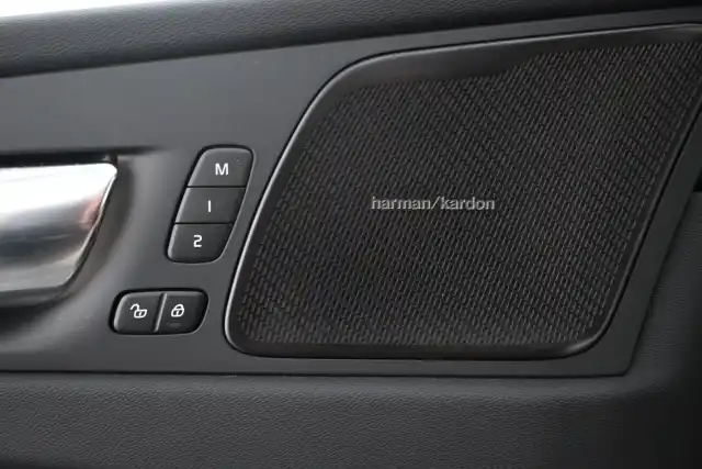 Harmaa Maastoauto, Mercedes-Benz EQB – VAR-66869
