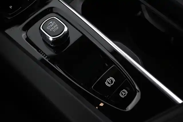Harmaa Maastoauto, Mercedes-Benz EQB – VAR-66869