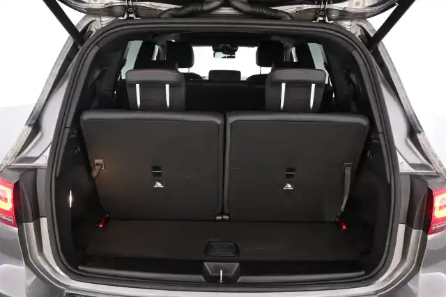 Harmaa Maastoauto, Mercedes-Benz EQB – VAR-66869