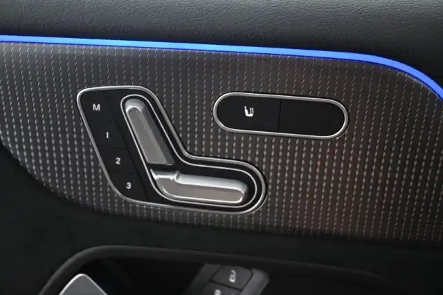 Harmaa Maastoauto, Mercedes-Benz EQB – VAR-66869