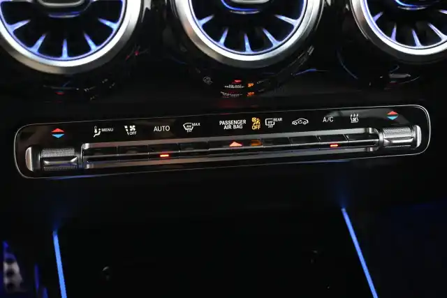 Harmaa Maastoauto, Mercedes-Benz EQB – VAR-66869