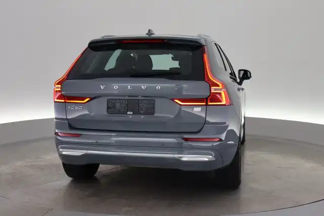 Harmaa Maastoauto, Volvo XC60 – VAR-66891