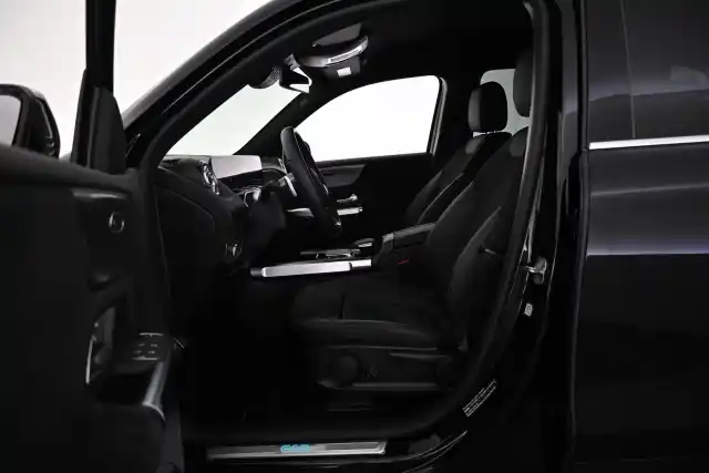 Musta Maastoauto, Mercedes-Benz EQB – VAR-66943