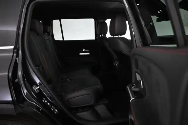 Musta Maastoauto, Mercedes-Benz EQB – VAR-66943