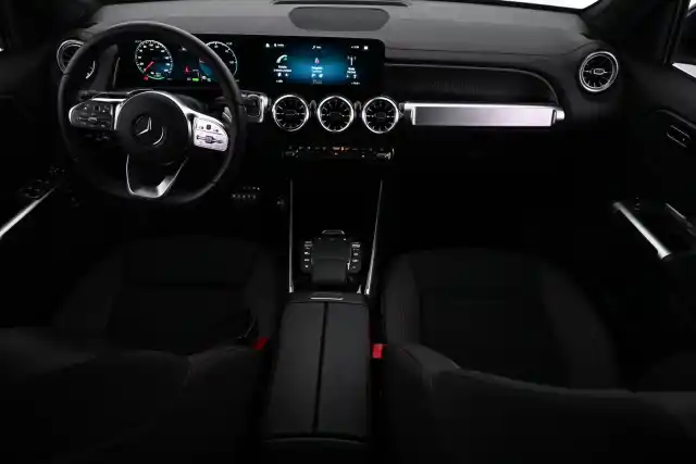 Musta Maastoauto, Mercedes-Benz EQB – VAR-66943