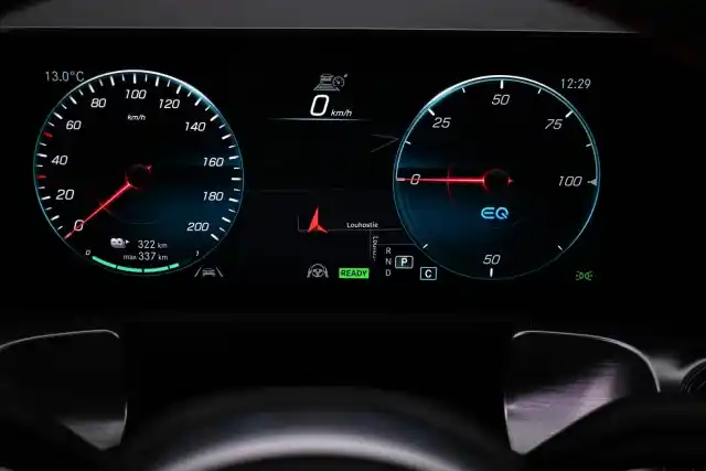 Musta Maastoauto, Mercedes-Benz EQB – VAR-66943
