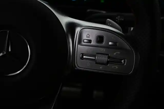 Musta Maastoauto, Mercedes-Benz EQB – VAR-66943