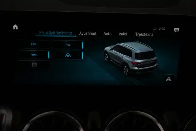 Musta Maastoauto, Mercedes-Benz EQB – VAR-66943