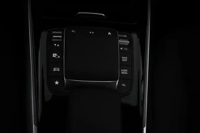 Musta Maastoauto, Mercedes-Benz EQB – VAR-66943