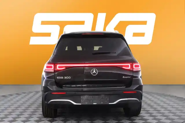 Musta Maastoauto, Mercedes-Benz EQB – VAR-66943