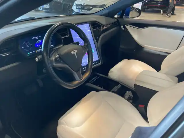 Sininen Sedan, Tesla Model S – VAR-67193