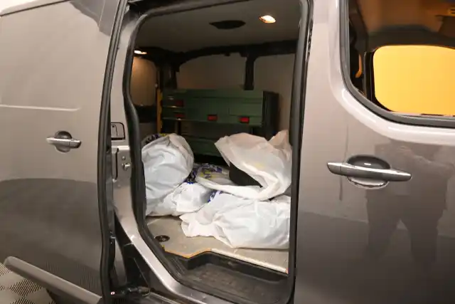 Ruskea Pakettiauto, Toyota Proace – VAR-67276