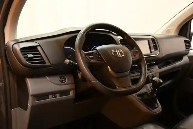 Ruskea Pakettiauto, Toyota Proace – VAR-67276