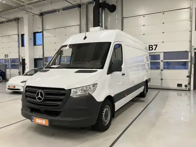 Valkoinen Pakettiauto, Mercedes-Benz Sprinter – VAR-67910