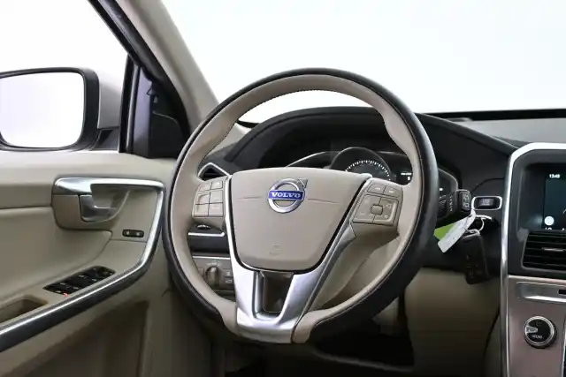 Beige Maastoauto, Volvo XC60 – VAR-68237