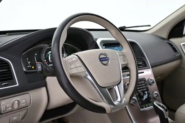 Beige Maastoauto, Volvo XC60 – VAR-68237