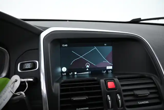 Beige Maastoauto, Volvo XC60 – VAR-68237