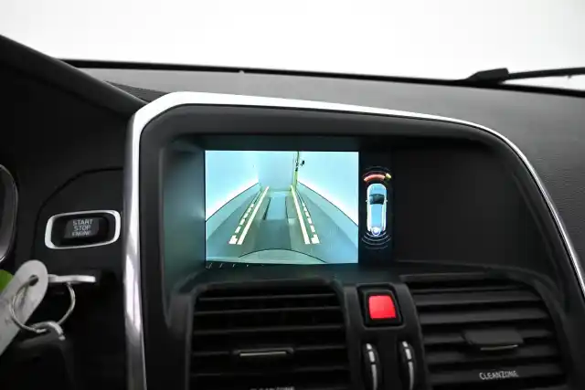 Beige Maastoauto, Volvo XC60 – VAR-68237