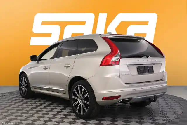 Beige Maastoauto, Volvo XC60 – VAR-68237