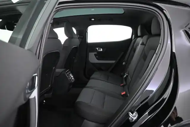 Musta Sedan, Polestar 2 – VAR-68240