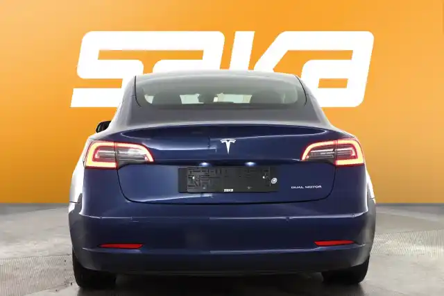 Sininen Sedan, Tesla Model 3 – VAR-68515