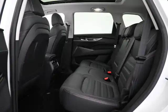 Valkoinen Maastoauto, Maxus Euniq 6 – VAR-68736
