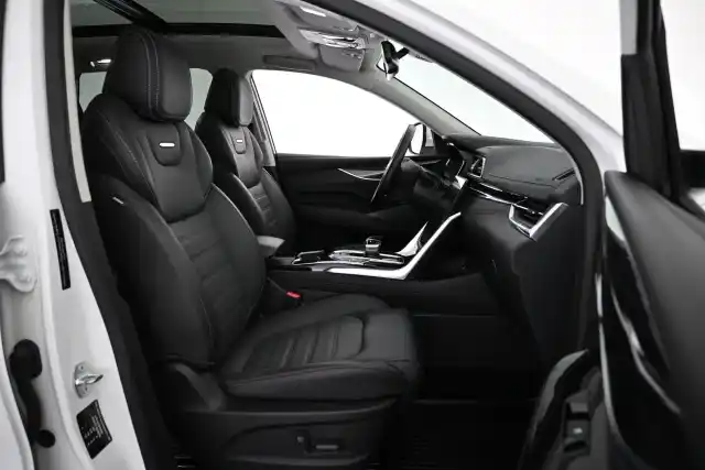 Valkoinen Maastoauto, Maxus Euniq 6 – VAR-68736