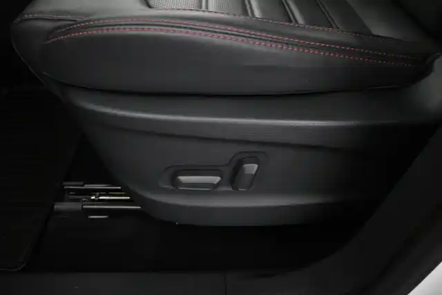 Valkoinen Maastoauto, Maxus Euniq 6 – VAR-68736