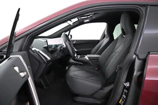 Punainen Maastoauto, BMW iX – VAR-68737