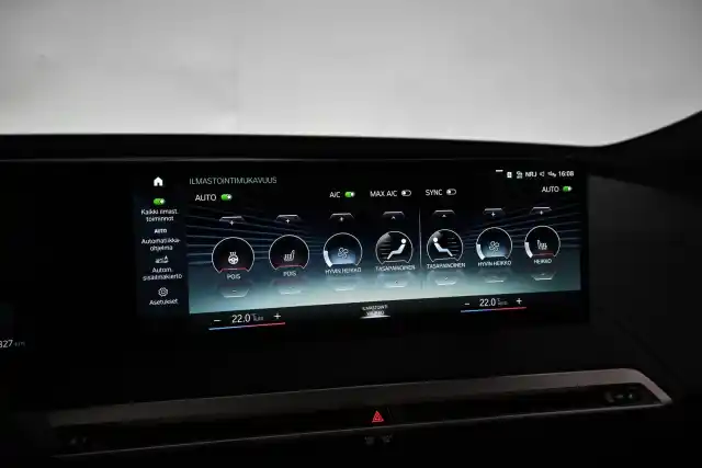 Punainen Maastoauto, BMW iX – VAR-68737