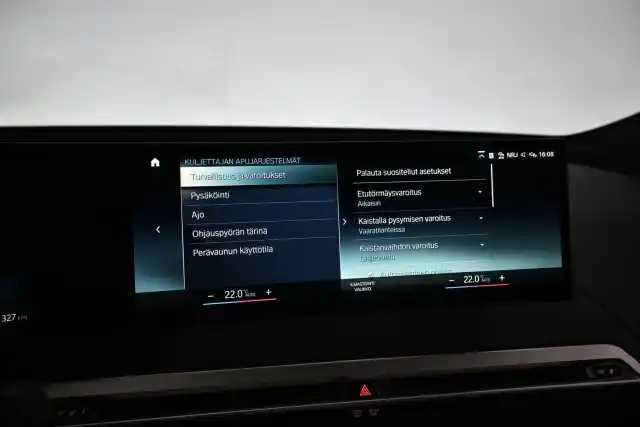 Punainen Maastoauto, BMW iX – VAR-68737