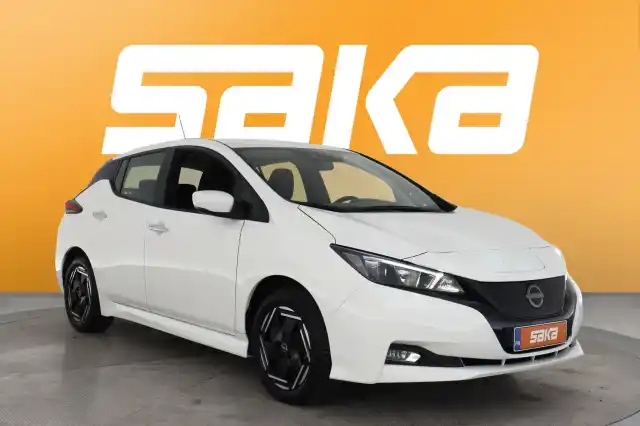 Valkoinen Viistoperä, Nissan Leaf – VAR-68788