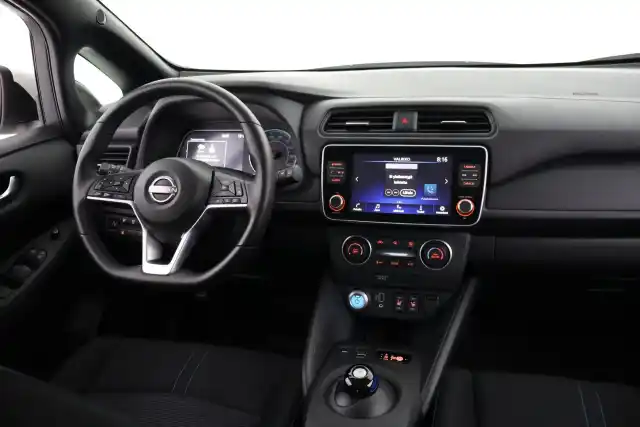 Valkoinen Viistoperä, Nissan Leaf – VAR-68788