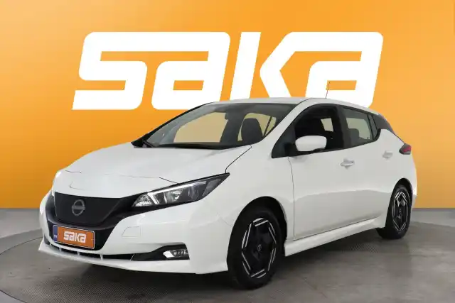 Valkoinen Viistoperä, Nissan Leaf – VAR-68788