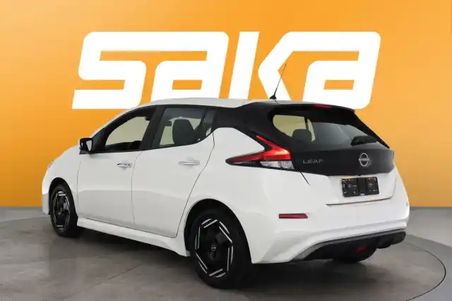 Valkoinen Viistoperä, Nissan Leaf – VAR-68788