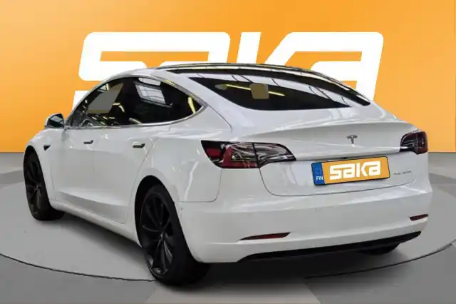 Valkoinen Sedan, Tesla Model 3 – VAR-68942