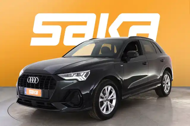 Musta Maastoauto, Audi Q3 – VAR-69042