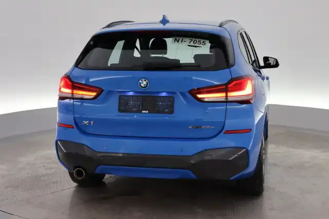 Sininen Maastoauto, BMW X1 – VAR-69065