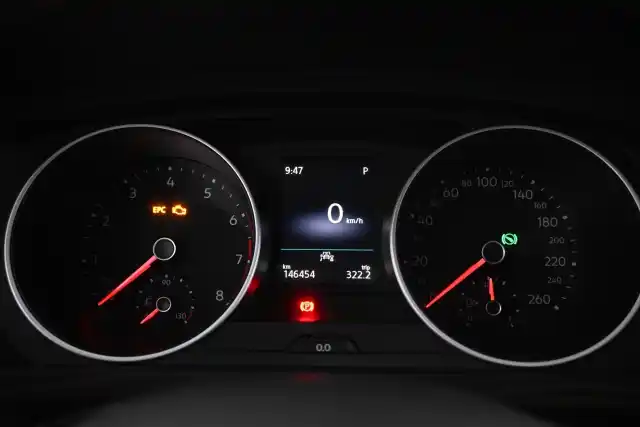Valkoinen Maastoauto, Volkswagen Tiguan – VAR-69309