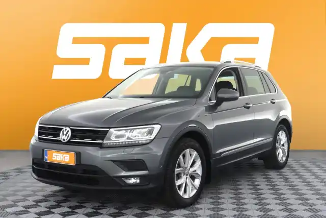 Valkoinen Maastoauto, Volkswagen Tiguan – VAR-69309