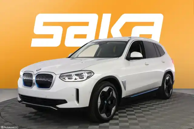 Valkoinen Maastoauto, BMW iX3 – VAR-69420
