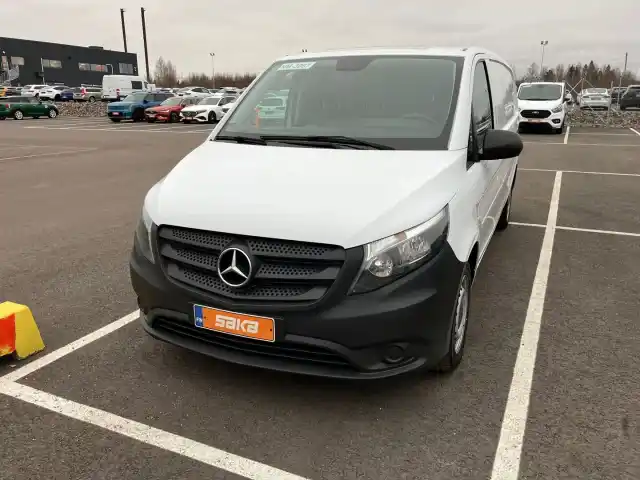 Valkoinen Pakettiauto, Mercedes-Benz Vito – VAR-69851