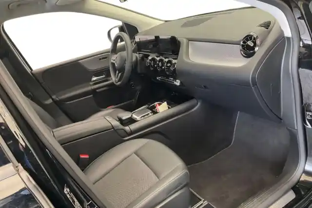 Musta Farmari, Mercedes-Benz B – VAR-70042