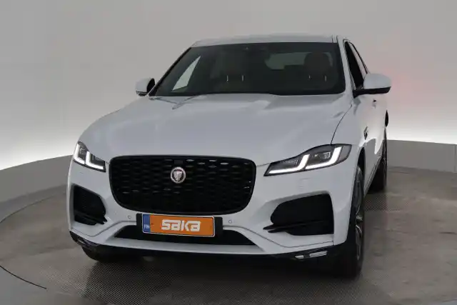 Valkoinen Maastoauto, Jaguar F-PACE – VAR-70494