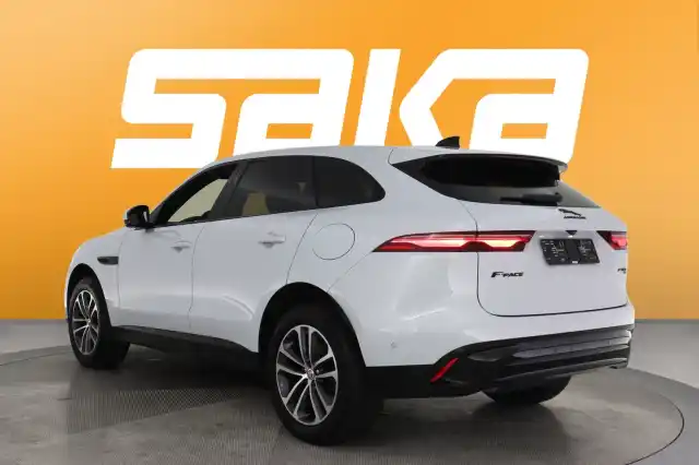 Valkoinen Maastoauto, Jaguar F-PACE – VAR-70494