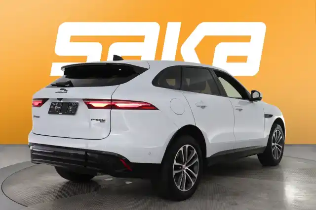 Valkoinen Maastoauto, Jaguar F-PACE – VAR-70494