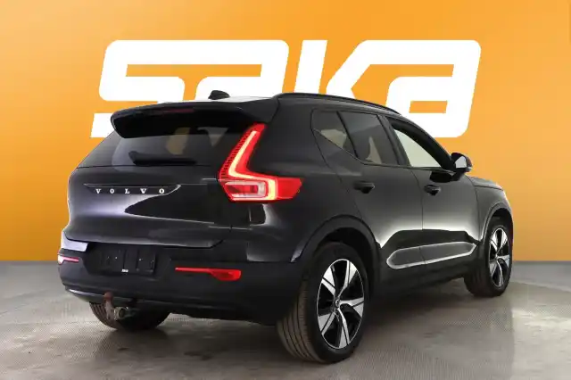 Musta Maastoauto, Volvo XC40 – VAR-70725