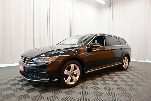 musta Farmari, Volkswagen Passat – VAR-70752