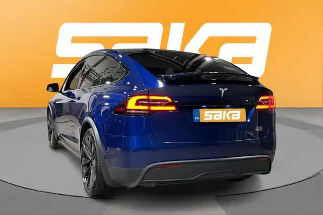 Sininen Maastoauto, Tesla Model X – VAR-71021
