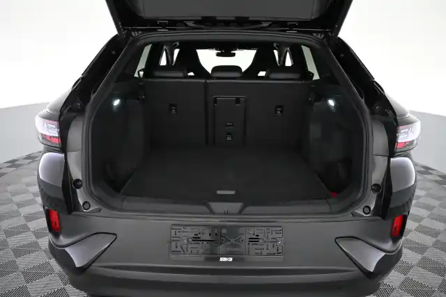 Musta Maastoauto, Volkswagen ID.4 – VAR-71035